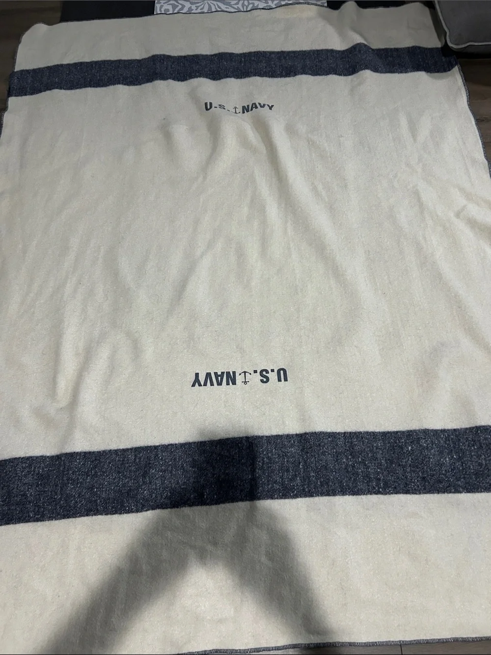 Swiss+link US Navy reproduction wool blanket.